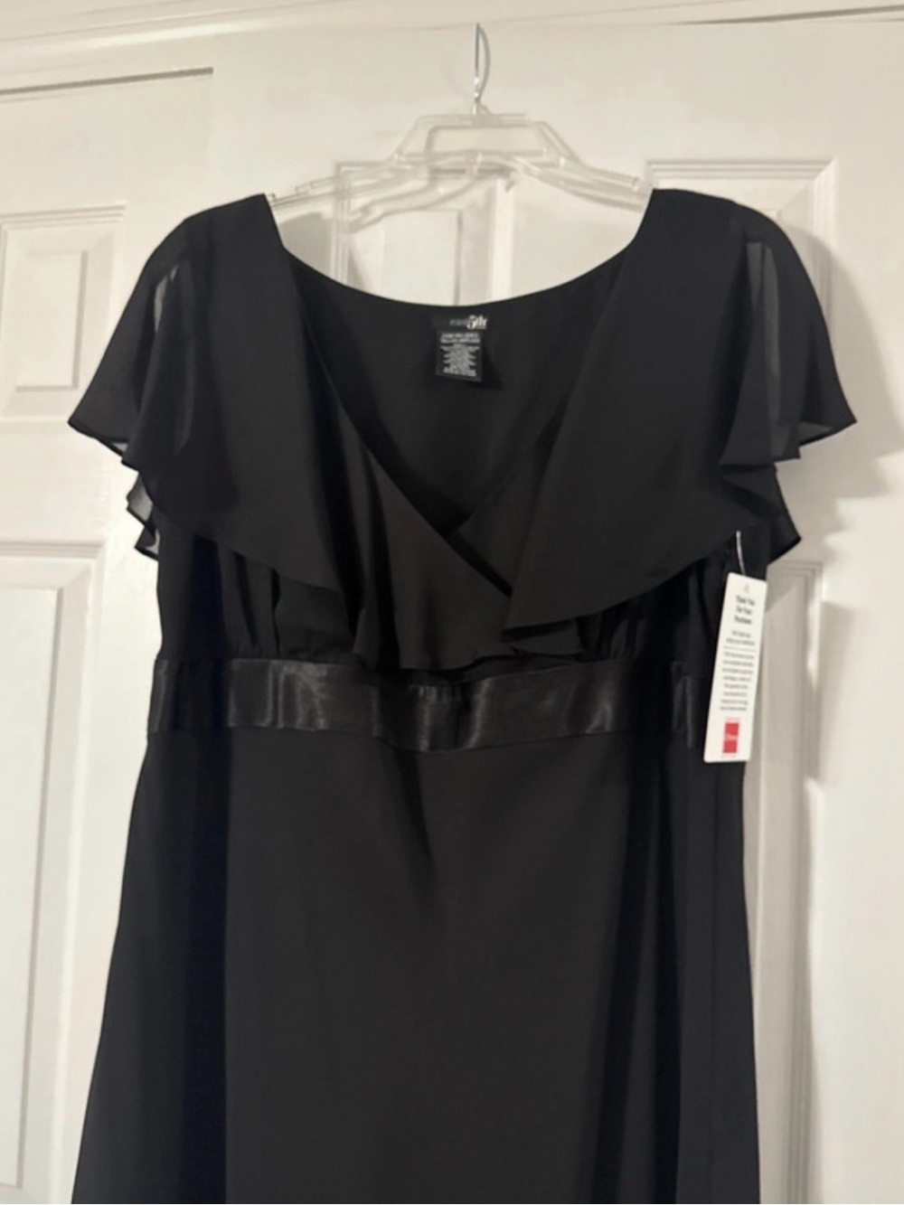East 5th Black Ruffle V-Neck Flutter Sleeve Maxi Dress Size US 24W.